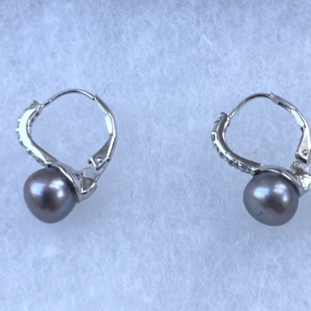 6mm Gray Pearl Leverback Earrings w/ cz - Picture 5 of 6